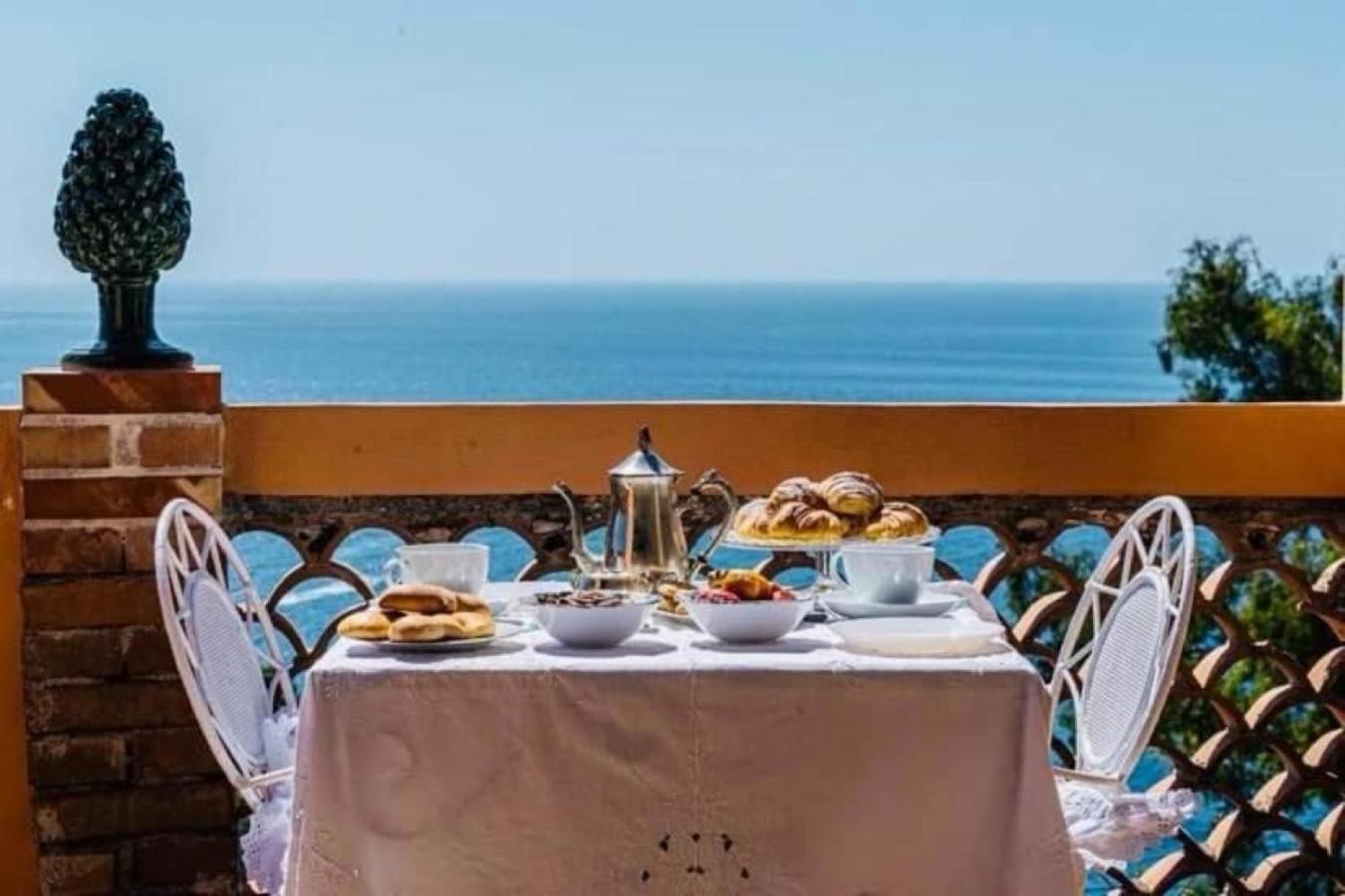 B&B La Bergerie 陶尔米纳 外观 照片